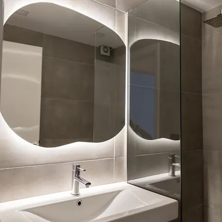 Отель Diamond Boutique Hotel - City Centre Саранда